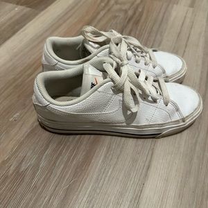 Women’s white Nike 6.5 shoes